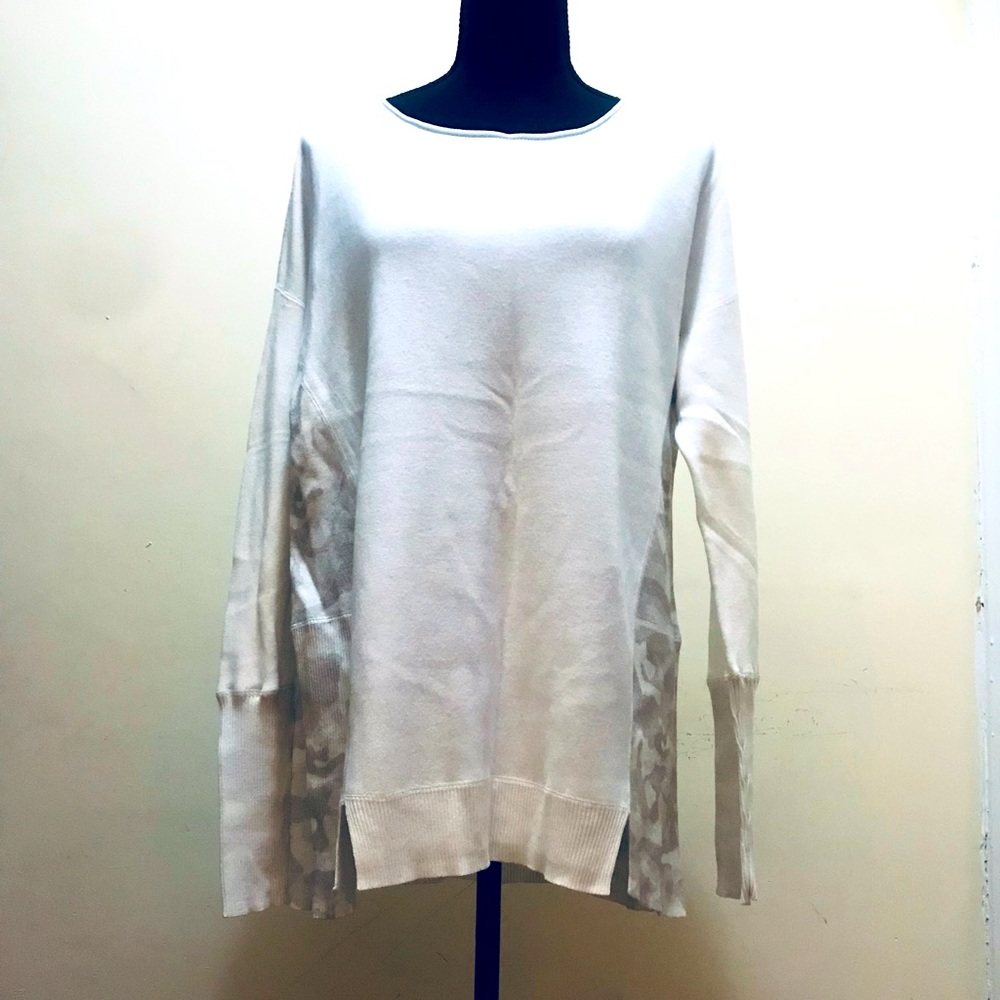 OST lightweight sweater Size L